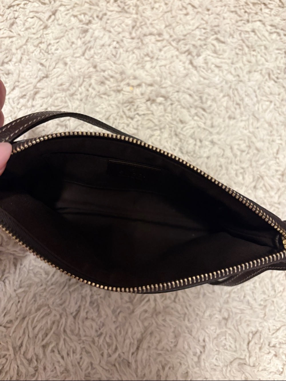 gucci gg canvas bumble bee charm pochette - Picture 4 of 5